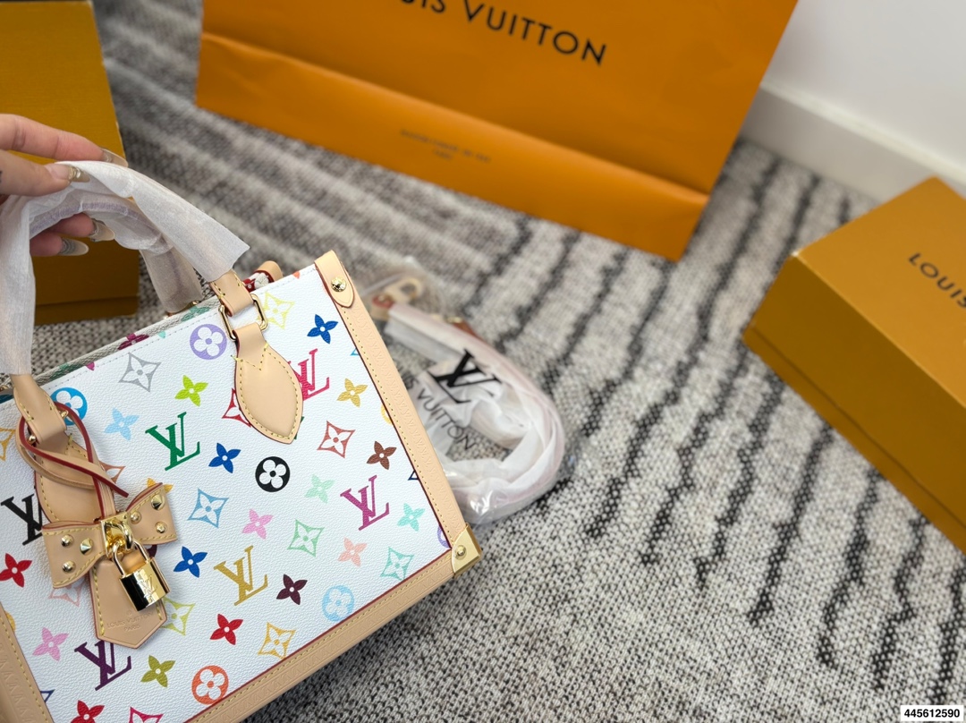 Louis Vuitton p155 26 20 Tote Bag