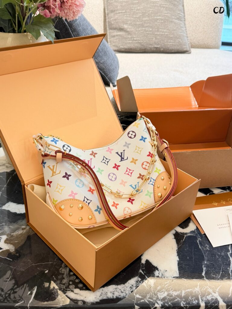 Louis Vuitton Boulogne Bag 29 cm editorial product context 2