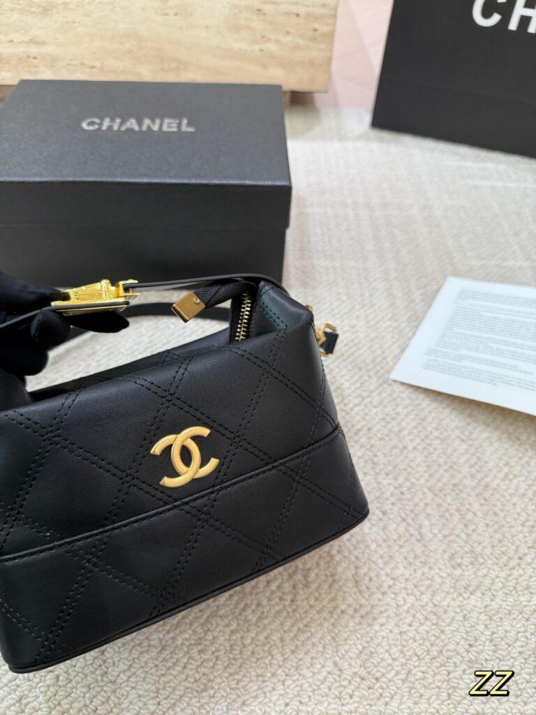 Chanel P115 19 16 Crossbody Bag editorial product context 3