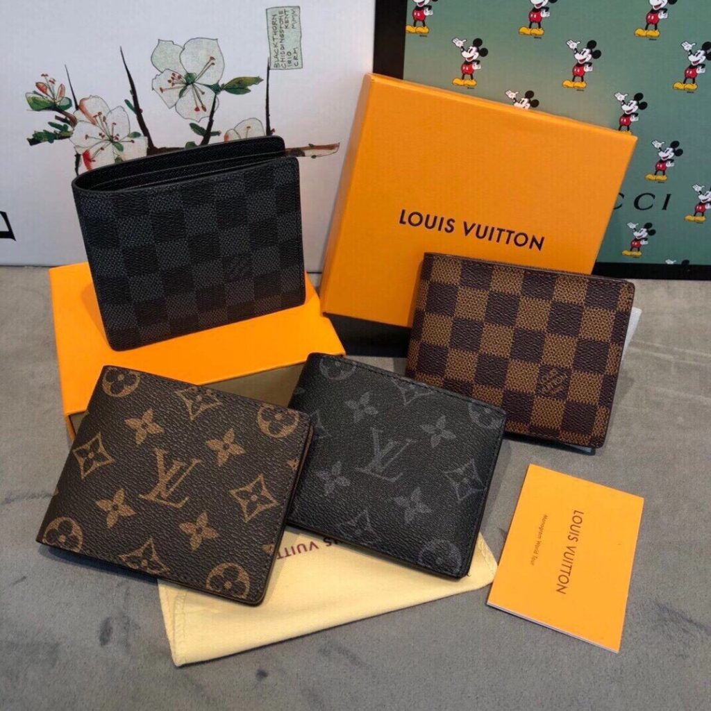 Louis Vuitton Yellow Bag 19 x 10 cm editorial product context 1