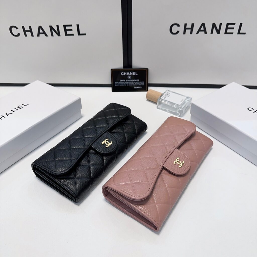Designer Black Leather Wallet 19 x 10 cm editorial product context 1