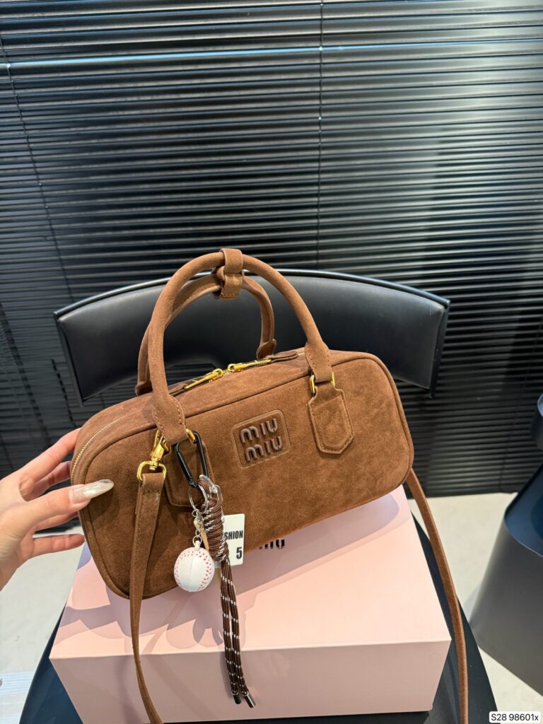 Miu Miu P175 28 13 Handbag editorial product context 3