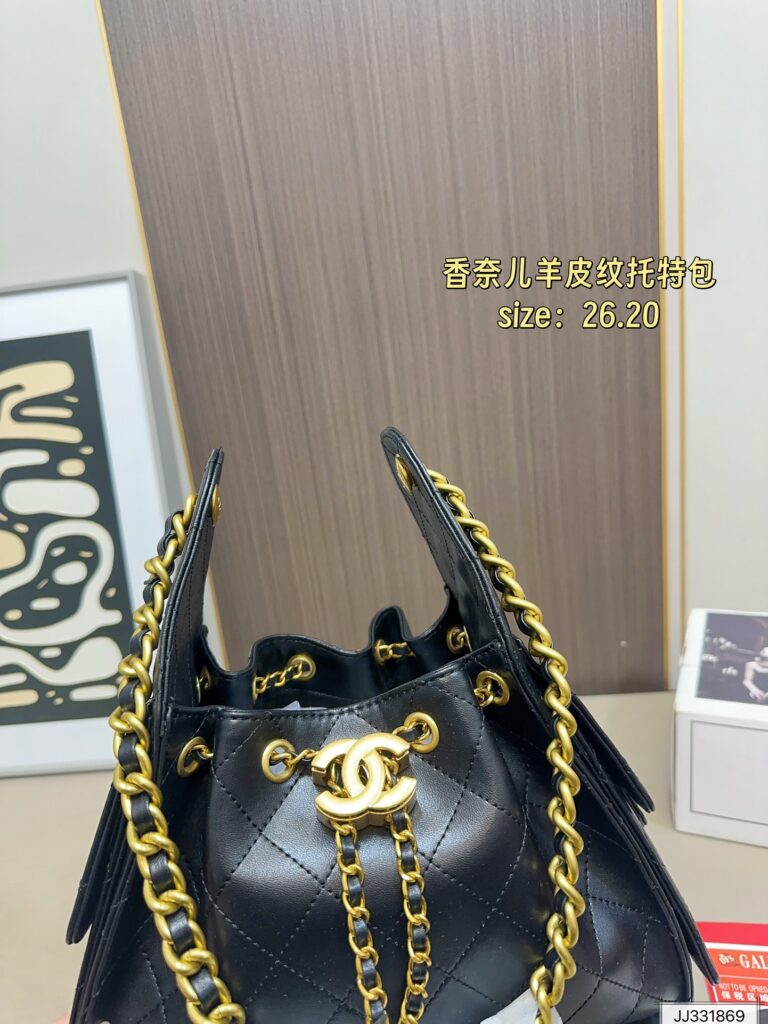 Chanel 170 26 20 Tote Bag Leather editorial product context 3