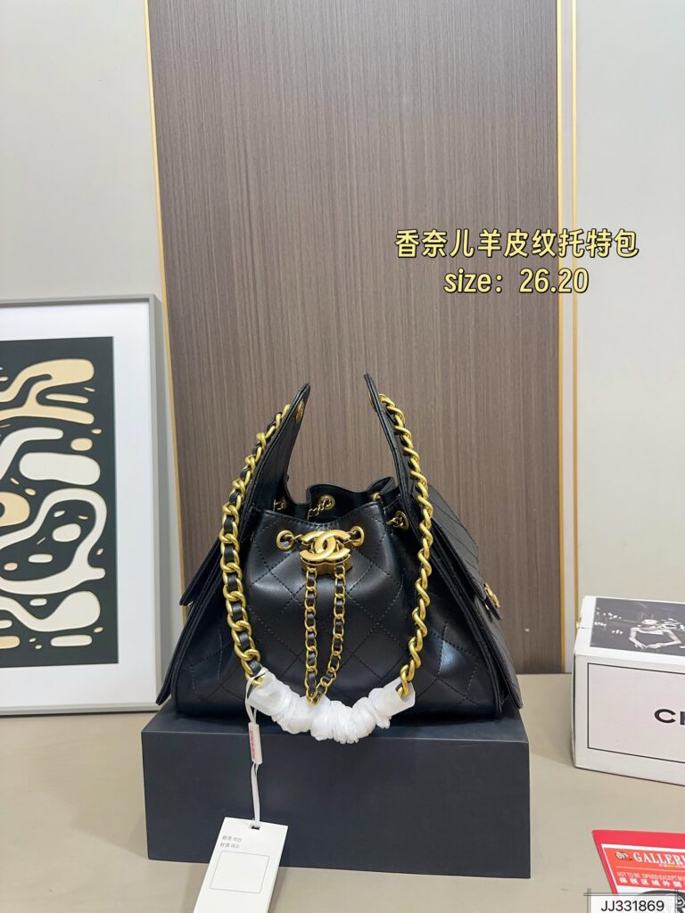 Chanel 170 26 20 Tote Bag Leather editorial product context 1
