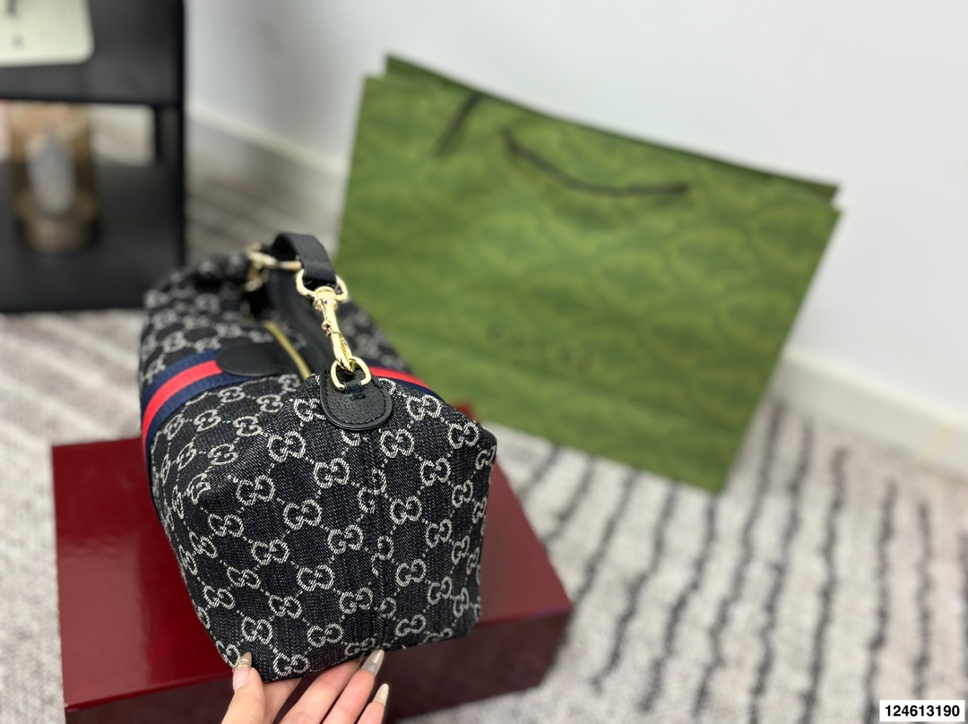 Gucci P115 27 20 Vanity GG Supreme WEB OK Bag