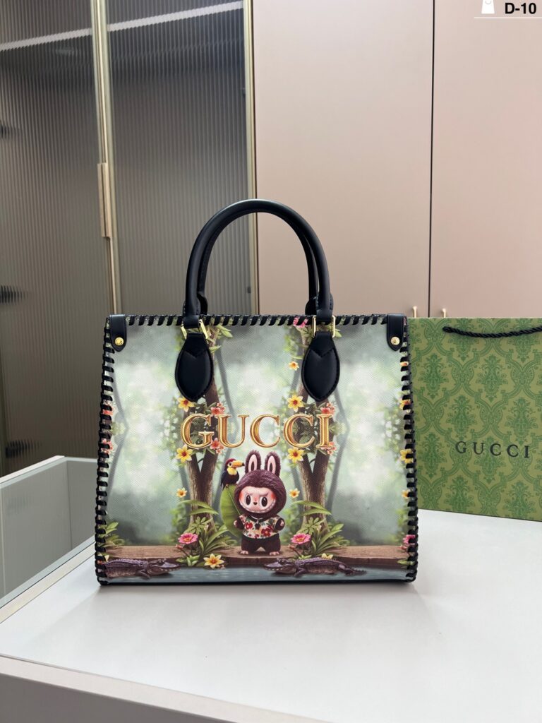 Designer p170 10 32 27 28 21 Tote Bag 32 editorial product context 1