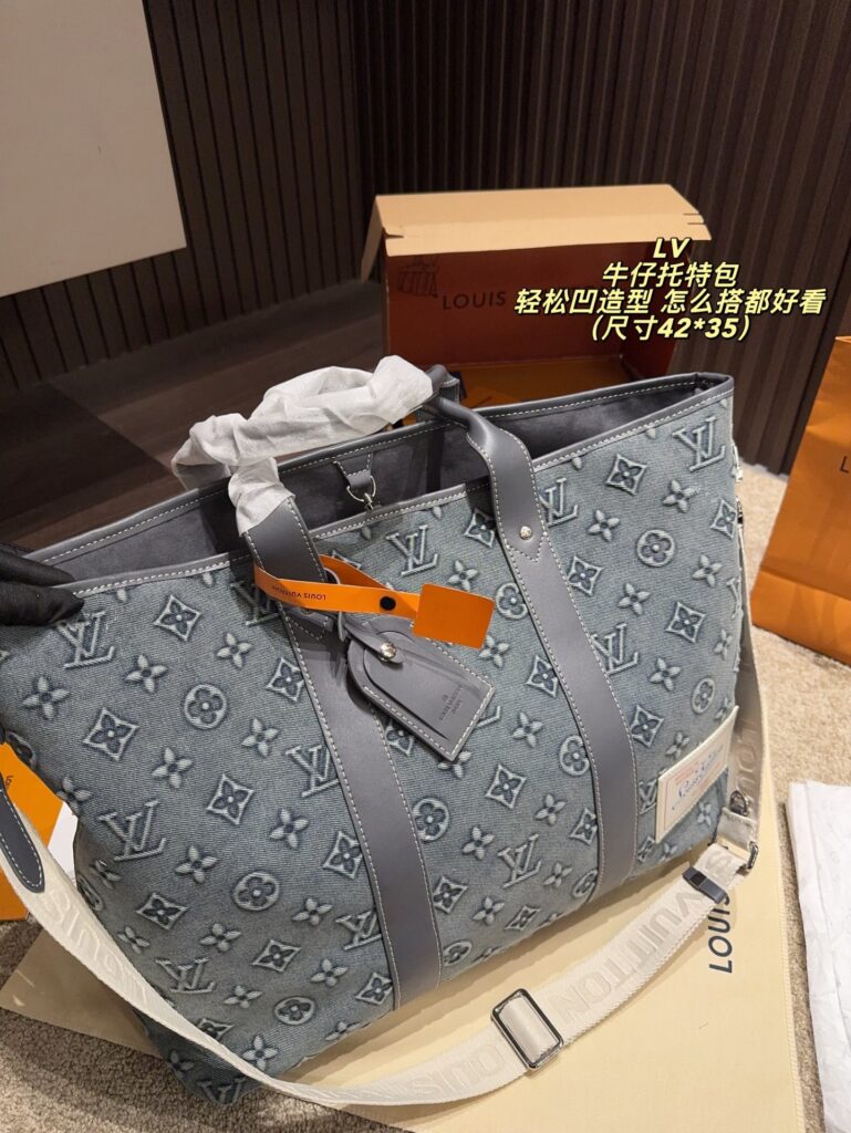 Louis Vuitton Week End Monogram White Canvas Tote Bag 42 x 35 cm editorial product context 2