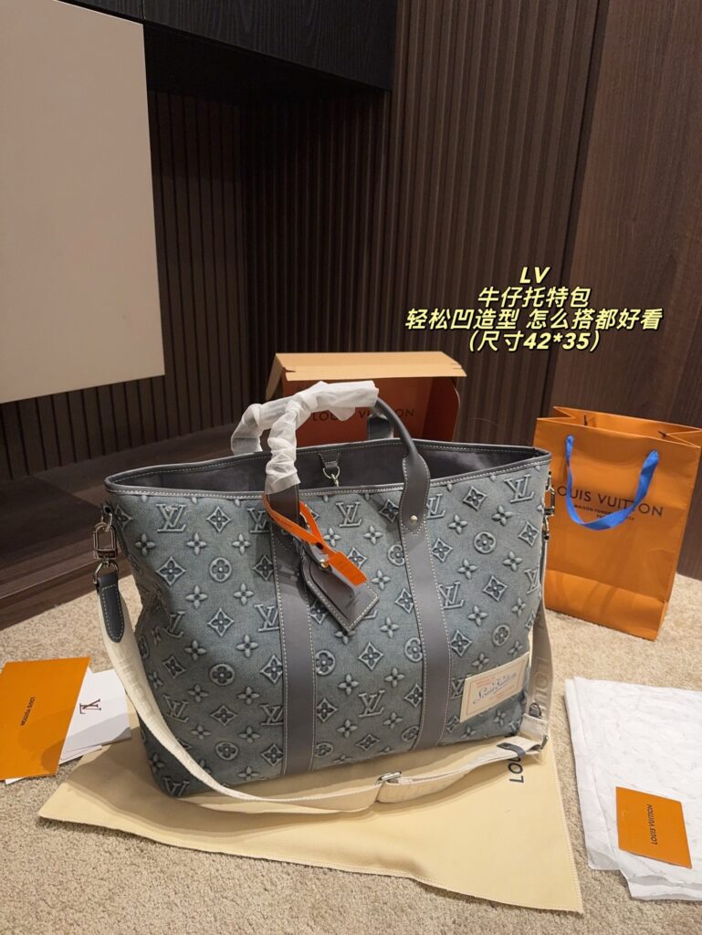 Louis Vuitton Week End Monogram White Canvas Tote Bag 42 x 35 cm editorial product context 1