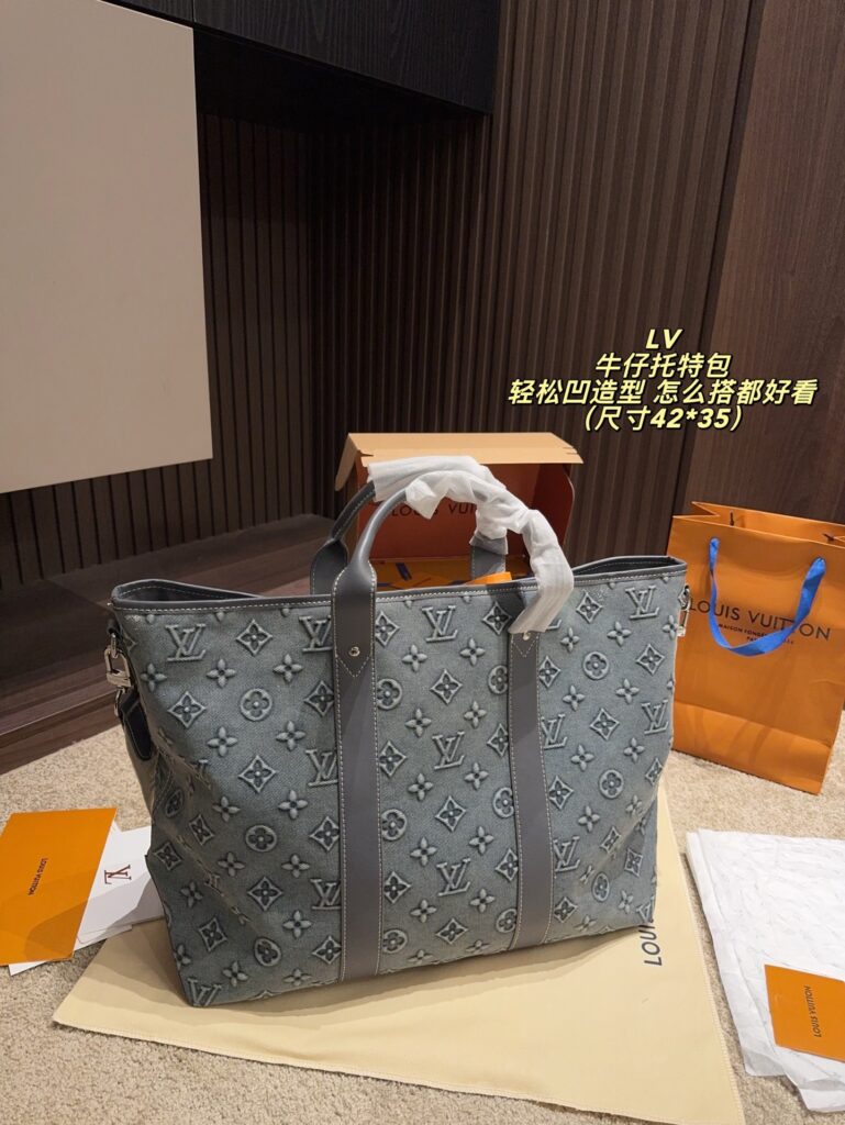 Louis Vuitton Week End Monogram White Canvas Tote Bag 42 x 35 cm editorial product context 3