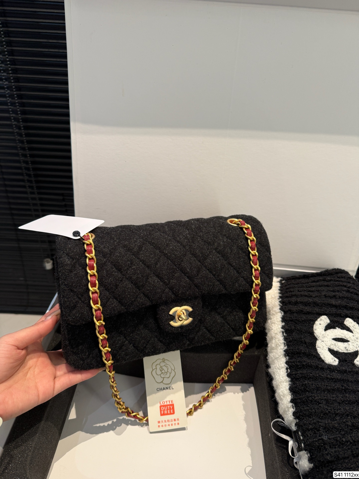 Chanel P240 CF 25 16 1112 Scarf