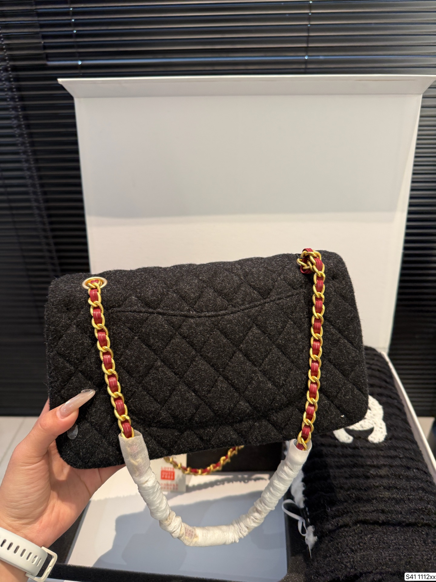 Chanel P240 CF 25 16 1112 Scarf