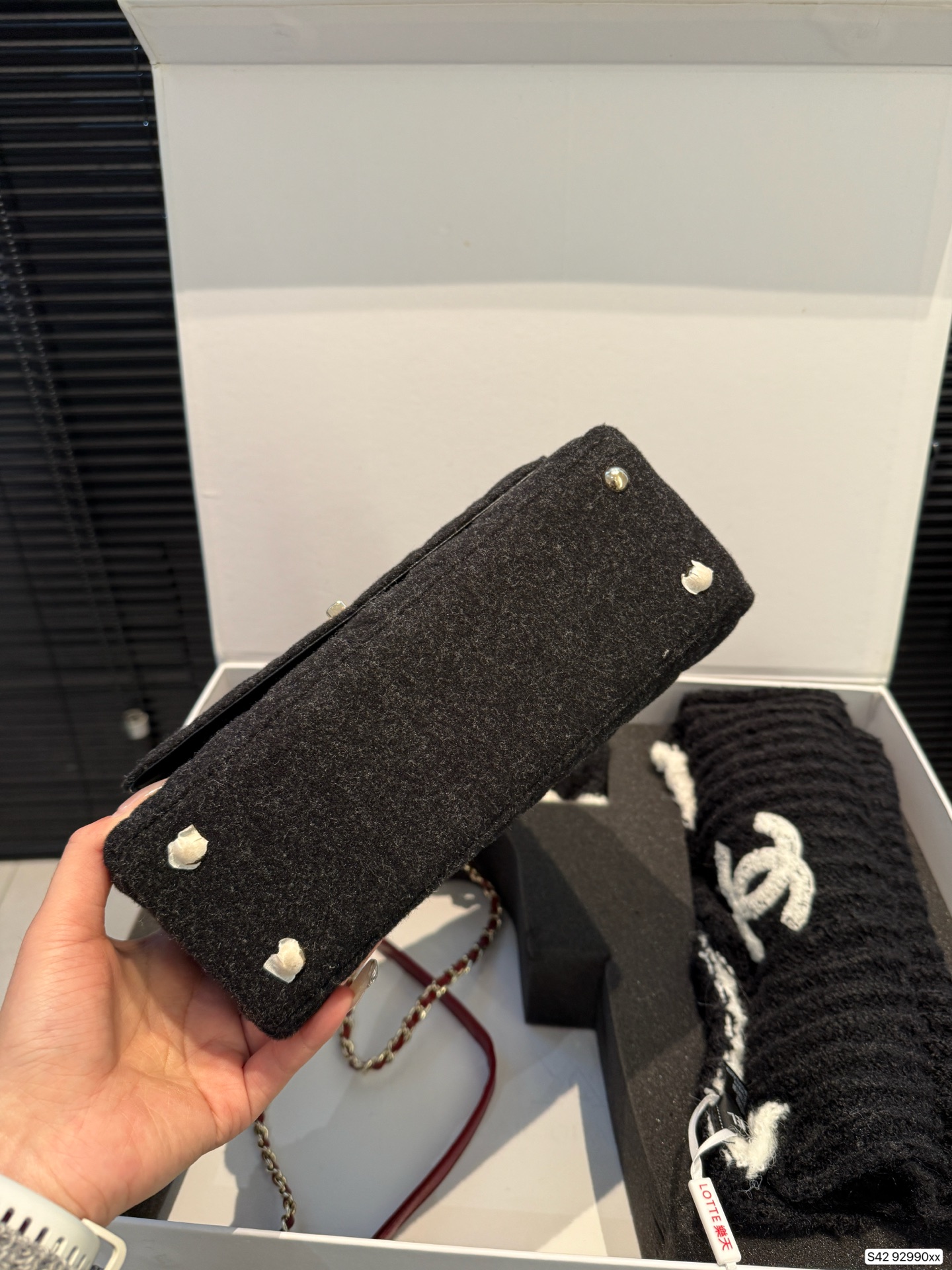 Chanel P245 23 16 Scarf