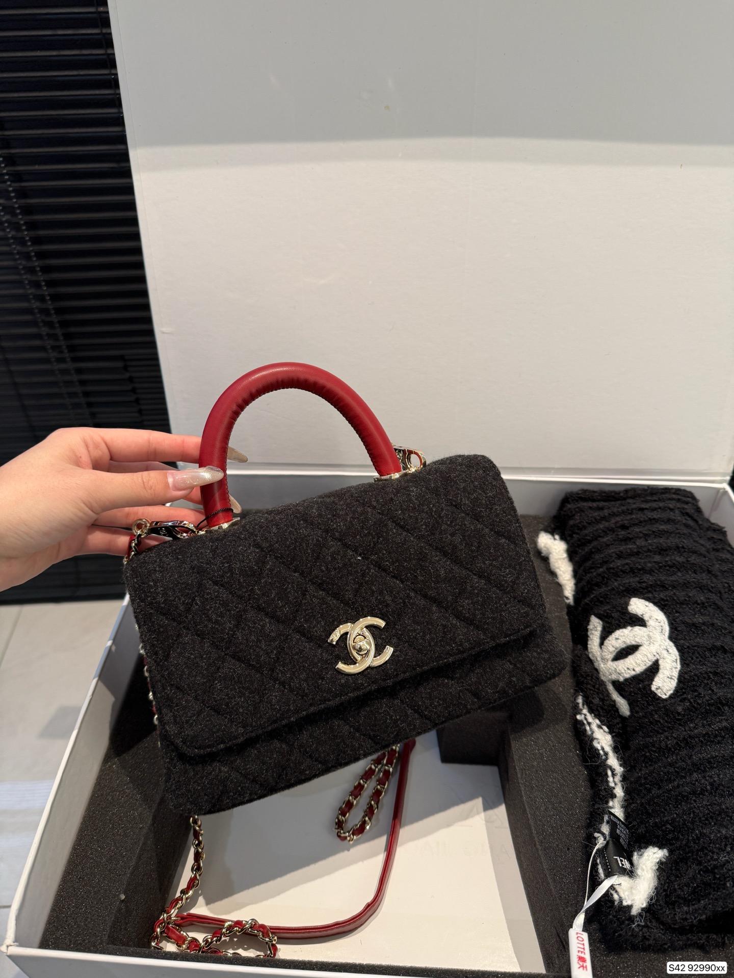 Chanel P245 23 16 Scarf