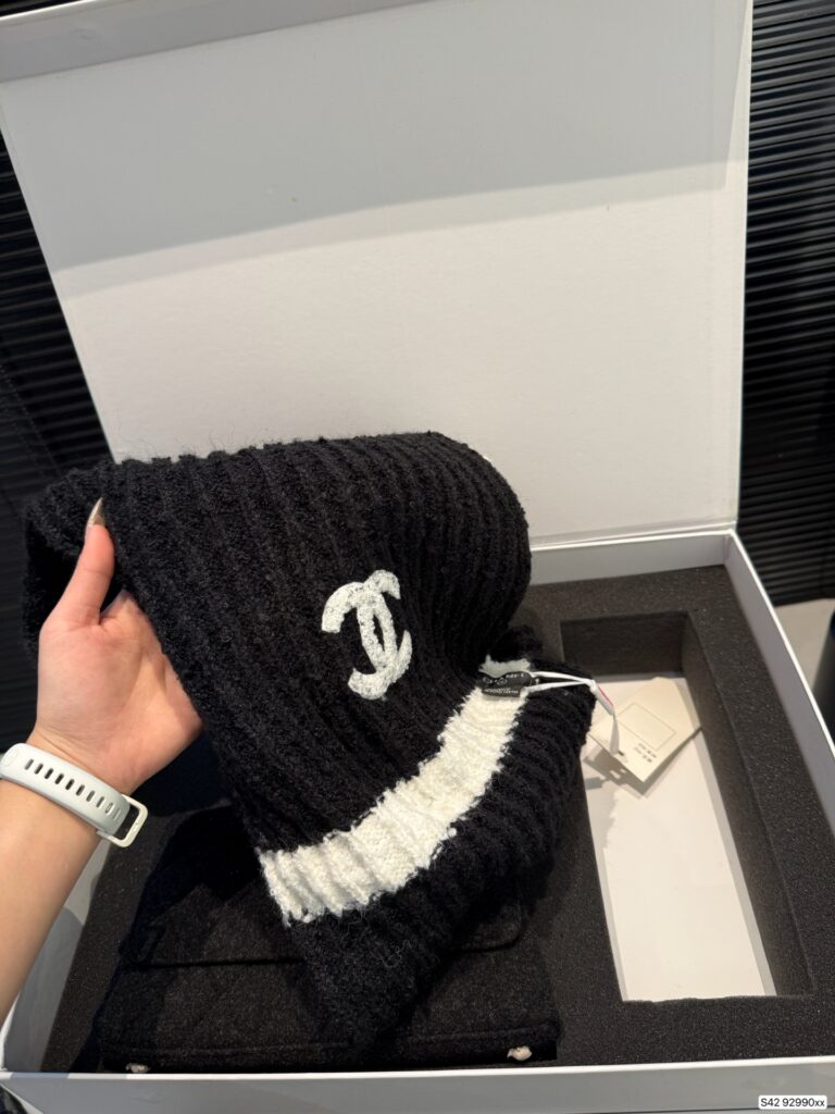 Chanel P245 23 16 Scarf editorial product context 3