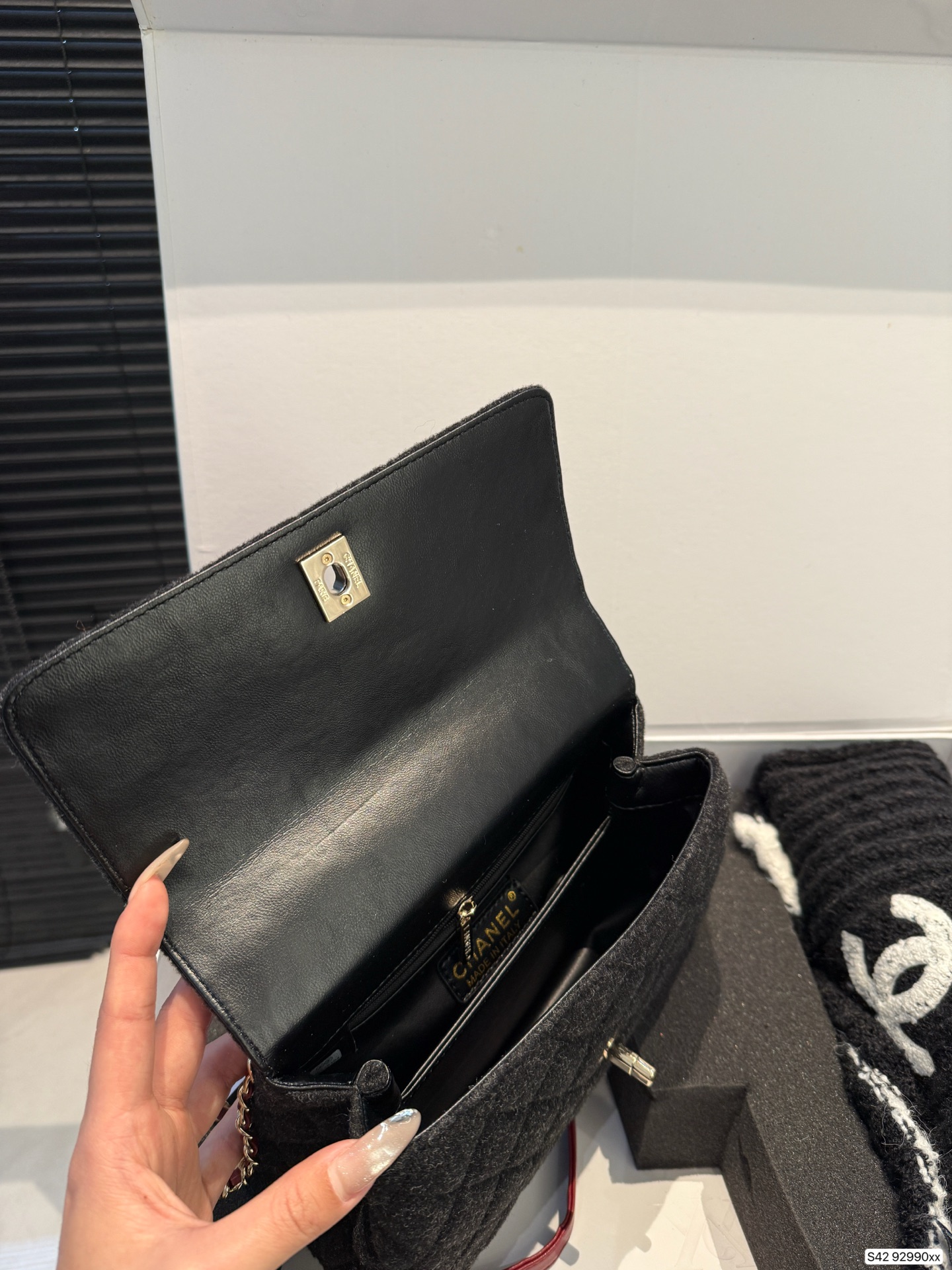 Chanel P245 23 16 Scarf