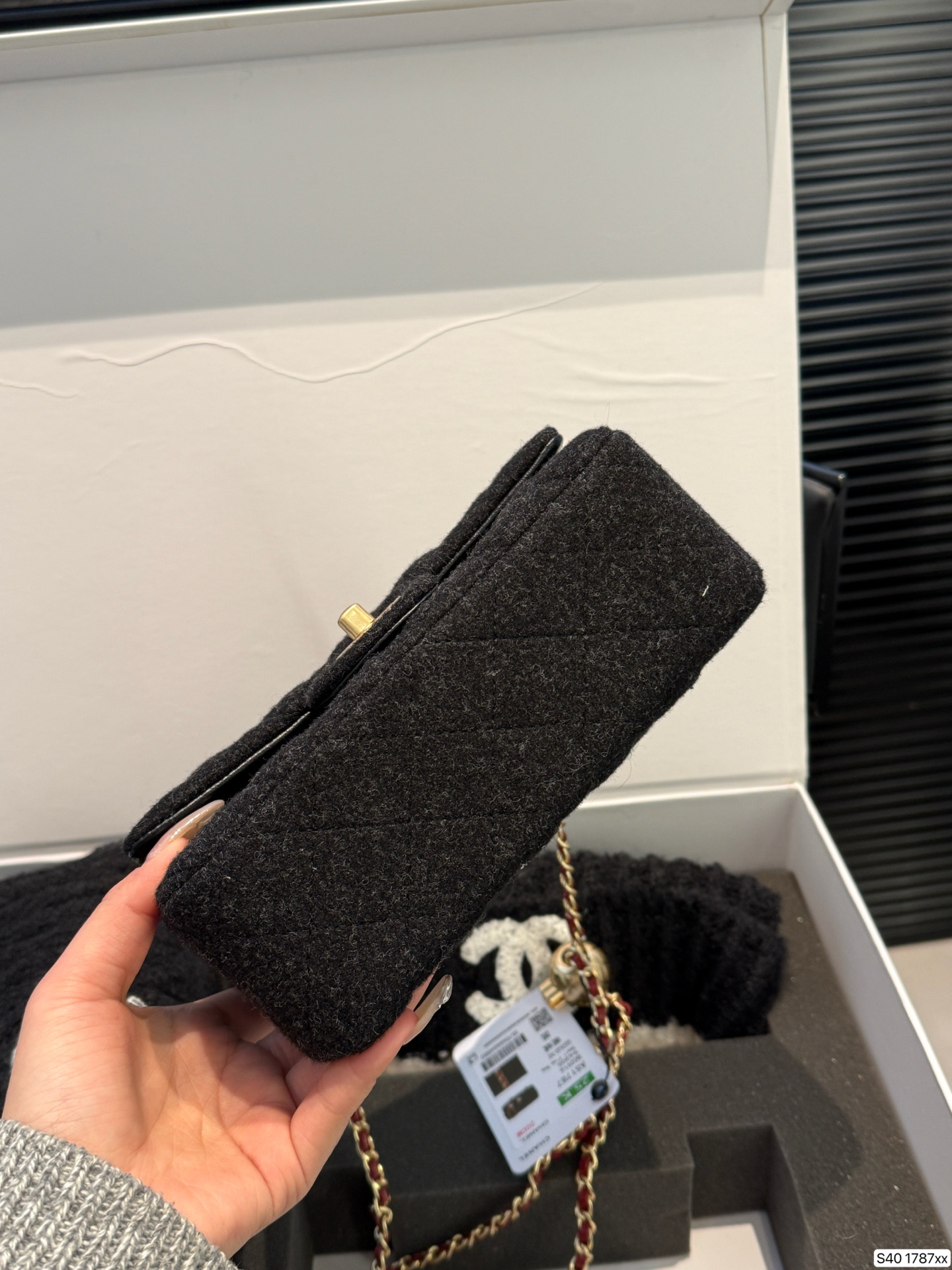 Chanel P235 19 12 1787 Scarf