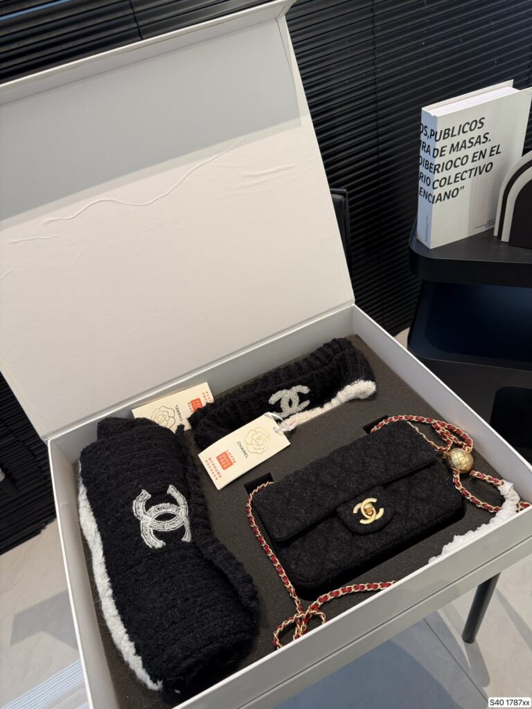 Chanel P235 19 12 1787 Scarf editorial product context 1