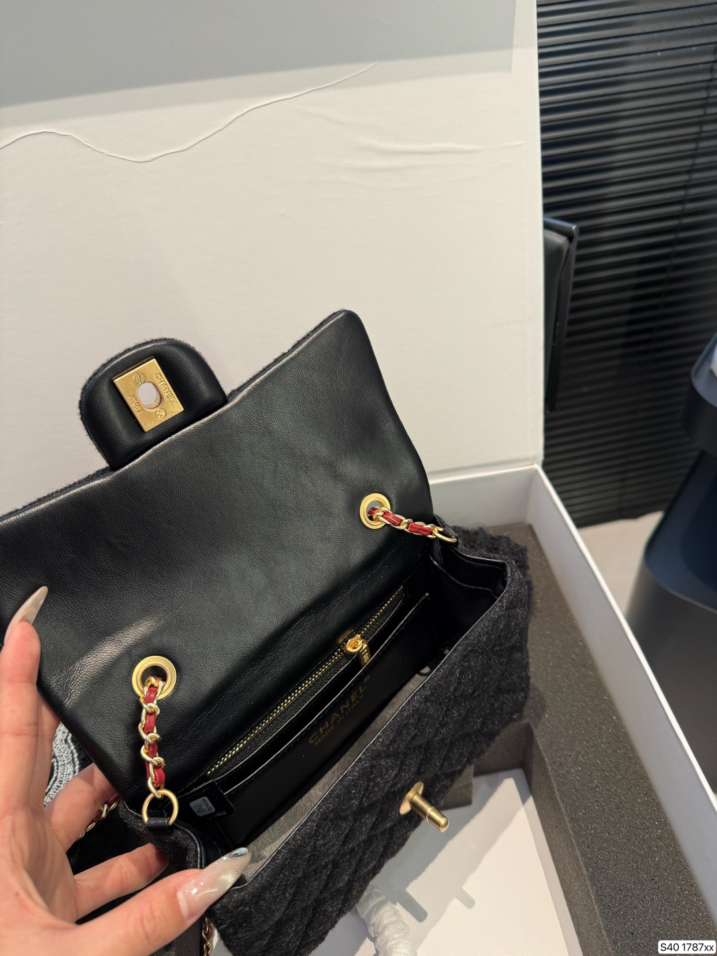 Chanel P235 19 12 1787 Scarf