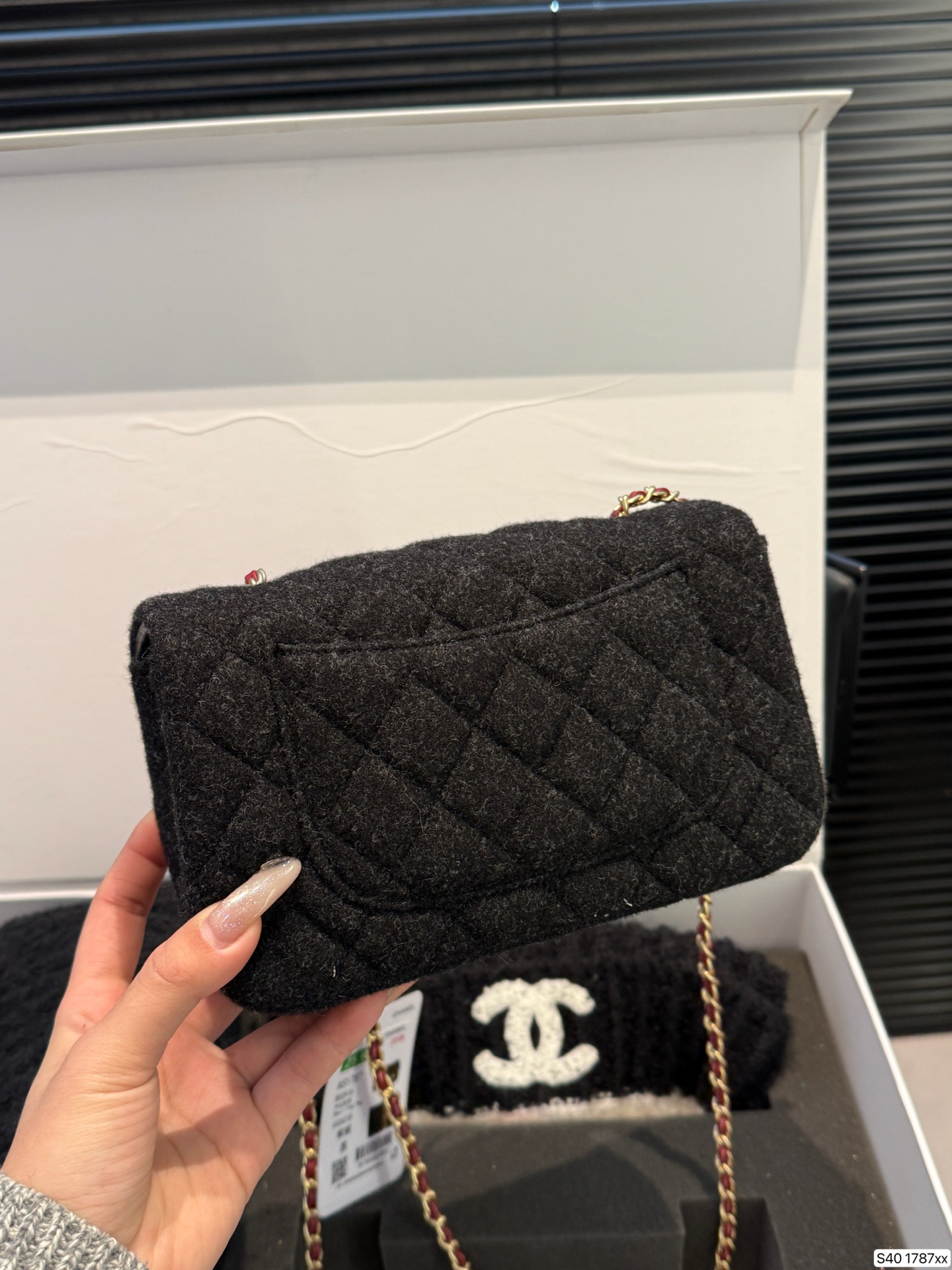 Chanel P235 19 12 1787 Scarf