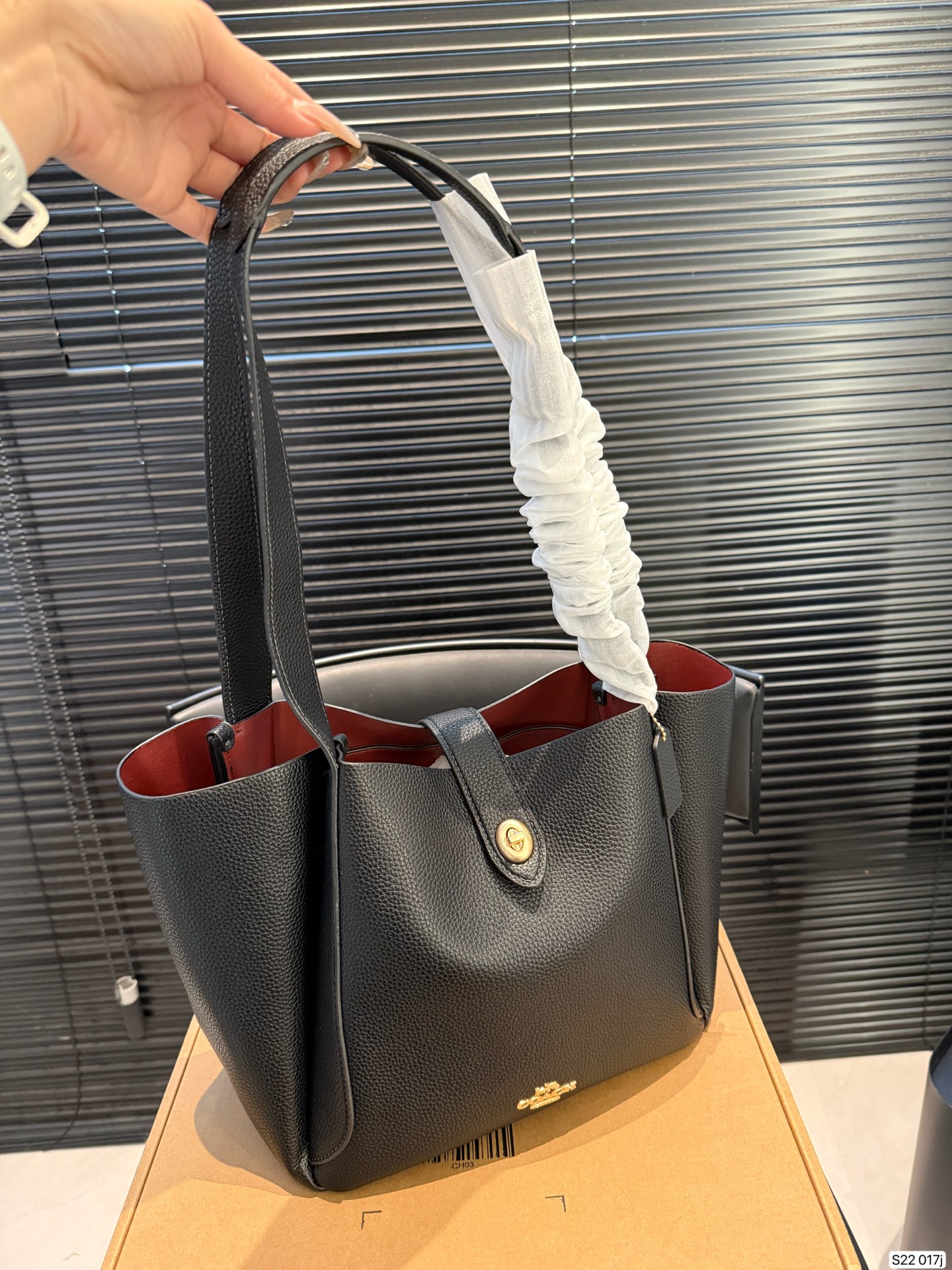 Coach P145 25 24 017 Tote Bag