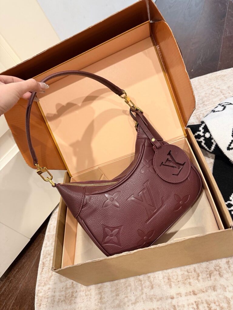 Louis Vuitton Bagatelle Crossbody Bag editorial product context 3