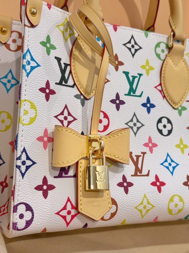 Louis Vuitton Onthego Eastwest 25 Tote Bag editorial product context 3