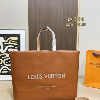 Louis Vuitton 130 41 33 Tote Bag