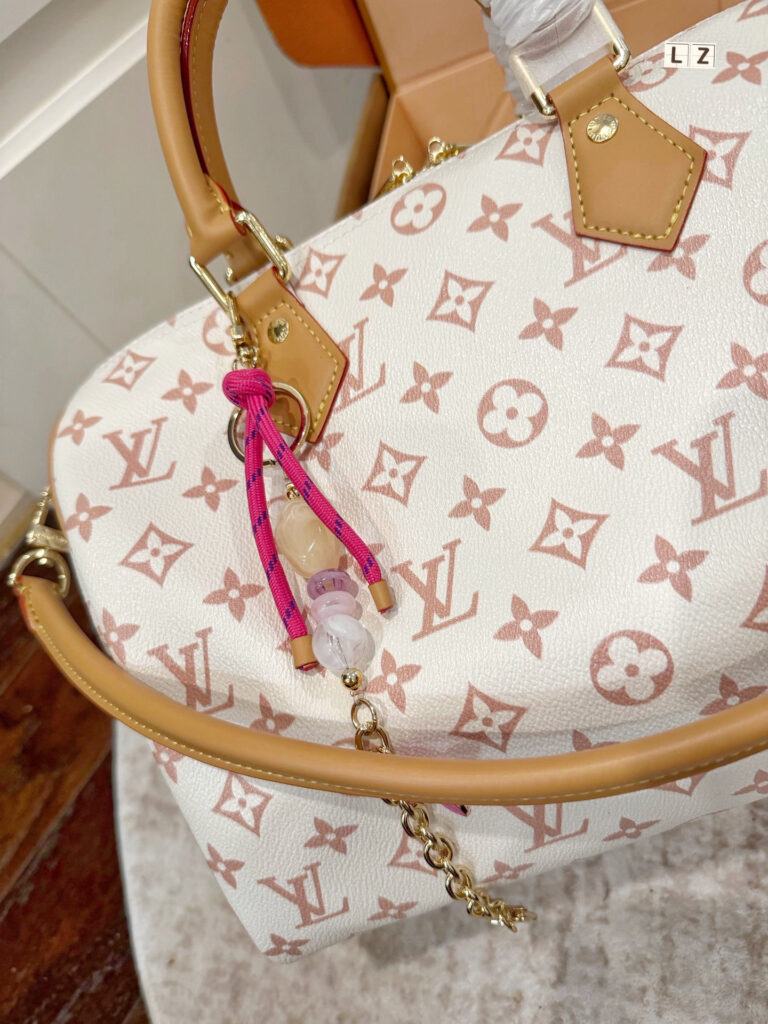 Louis Vuitton Keepall Bandouliere Lvkeepall Vintage Musevie Bag 30 cm editorial product context 2