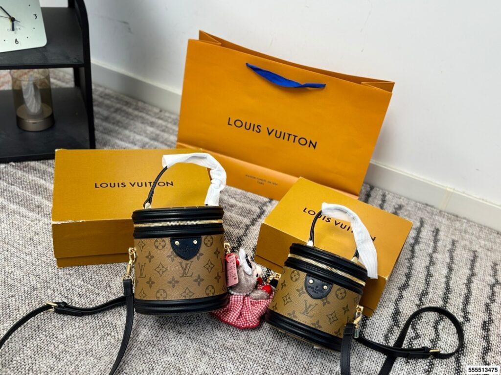 Louis Vuitton Hold Bag editorial product context 1