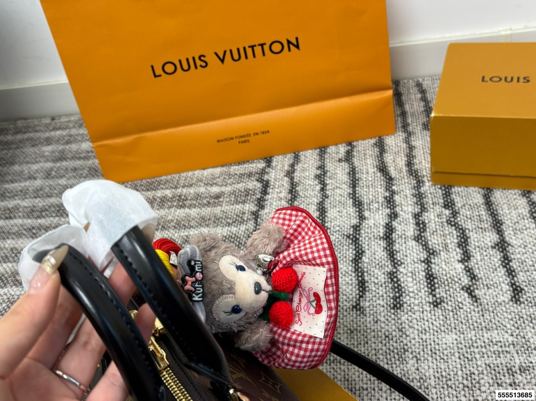 Louis Vuitton p170 10 20 Bag