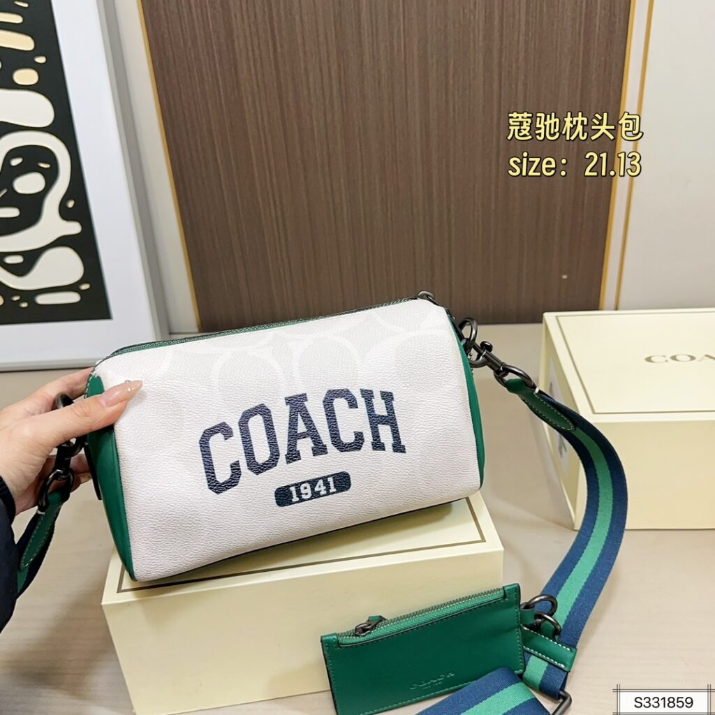 Coach 160 21 13 Crossbody Bag 21 x 13 cm editorial product context 2