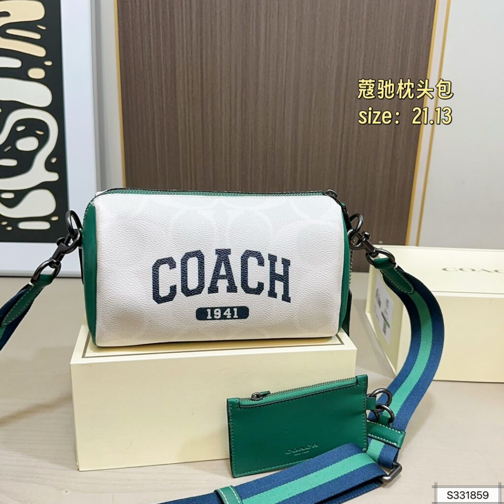 Coach 160 21 13 Crossbody Bag 21 x 13 cm editorial product context 1
