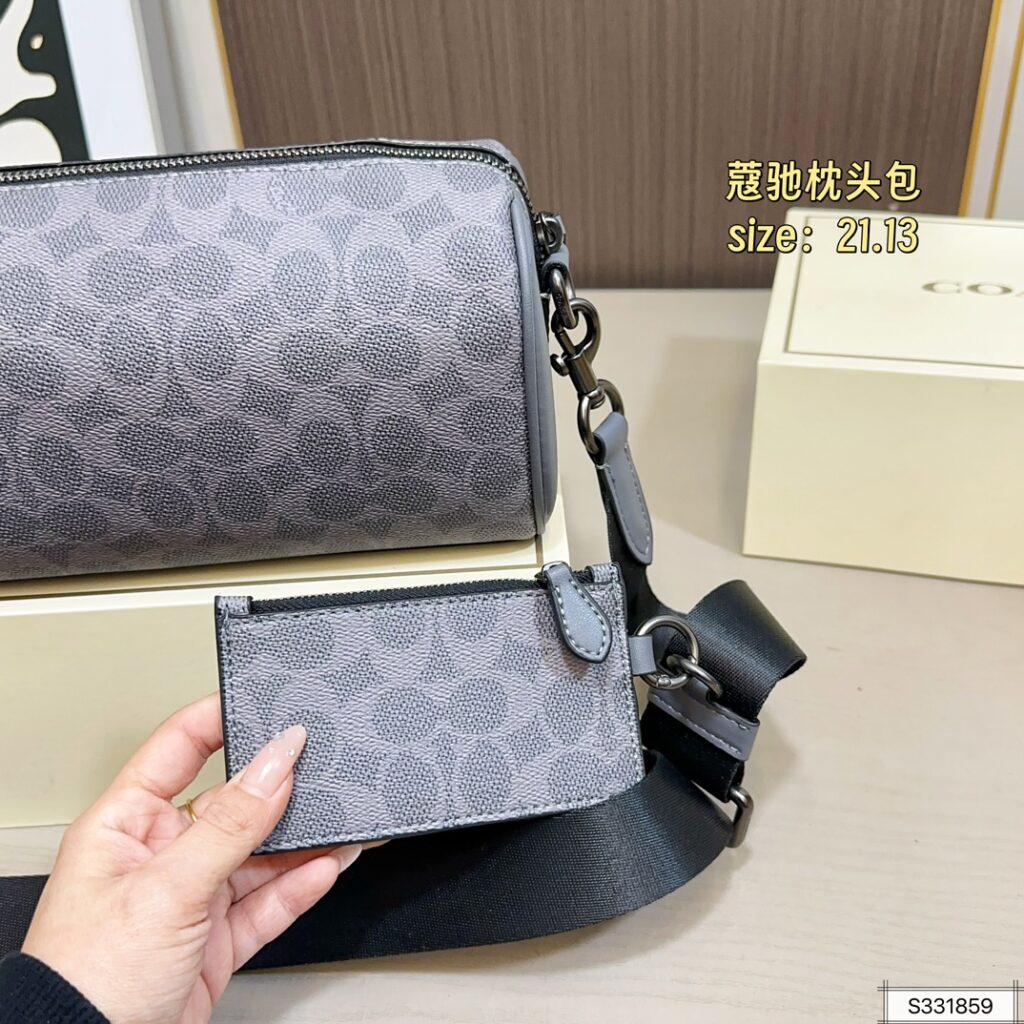 Coach 160 21 13 Crossbody Bag 21 x 13 cm editorial product context 2