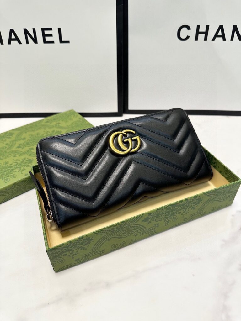 Designer Guccl Gg Marmont Black Leather Wallet 19 x 10 cm editorial product context 1