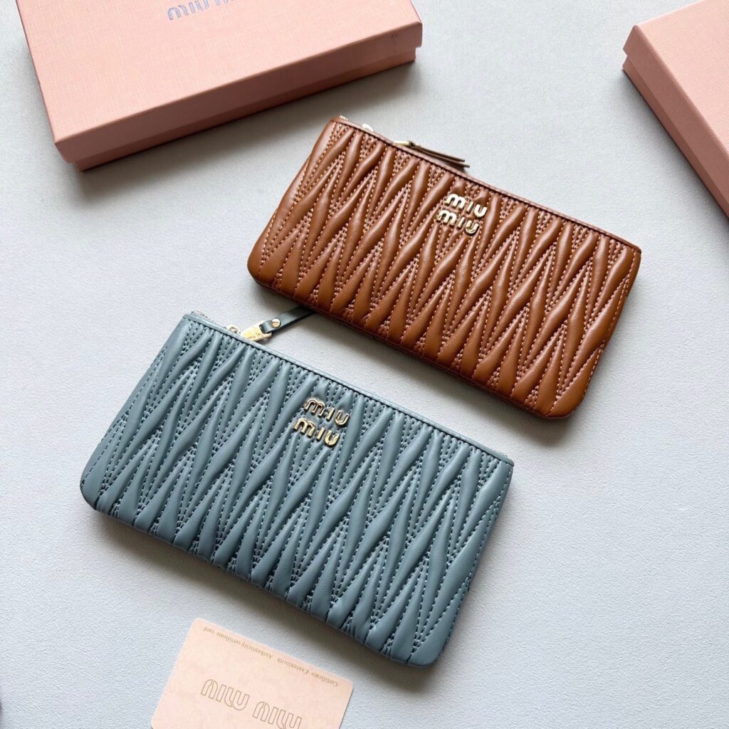 Miu Miu Black Leather Wallet 19 x 10 cm editorial product context 2