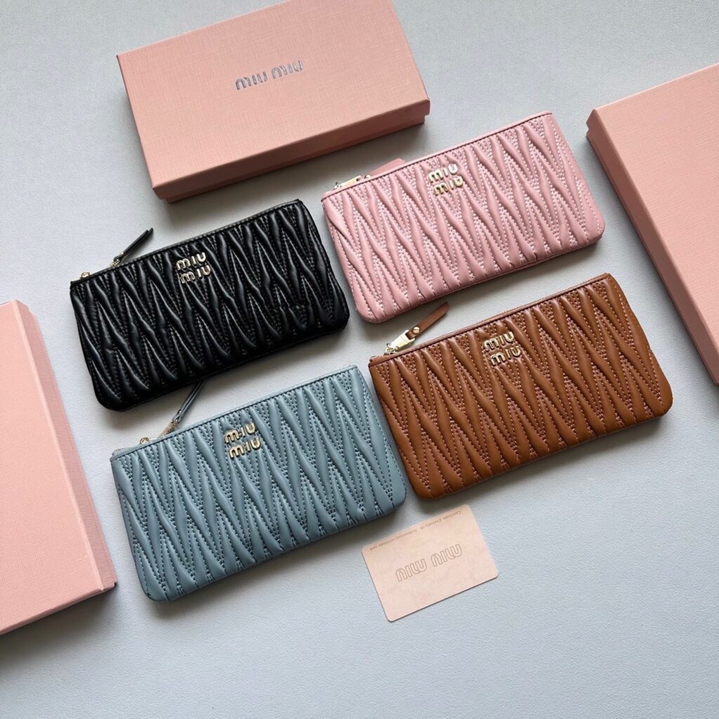 Miu Miu Black Leather Wallet 19 x 10 cm editorial product context 1
