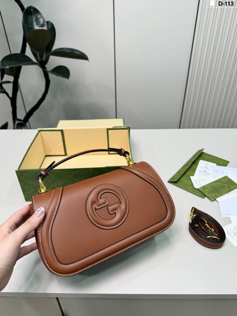 Gucci Blondie Handbag 26 x 14 cm editorial product context 1