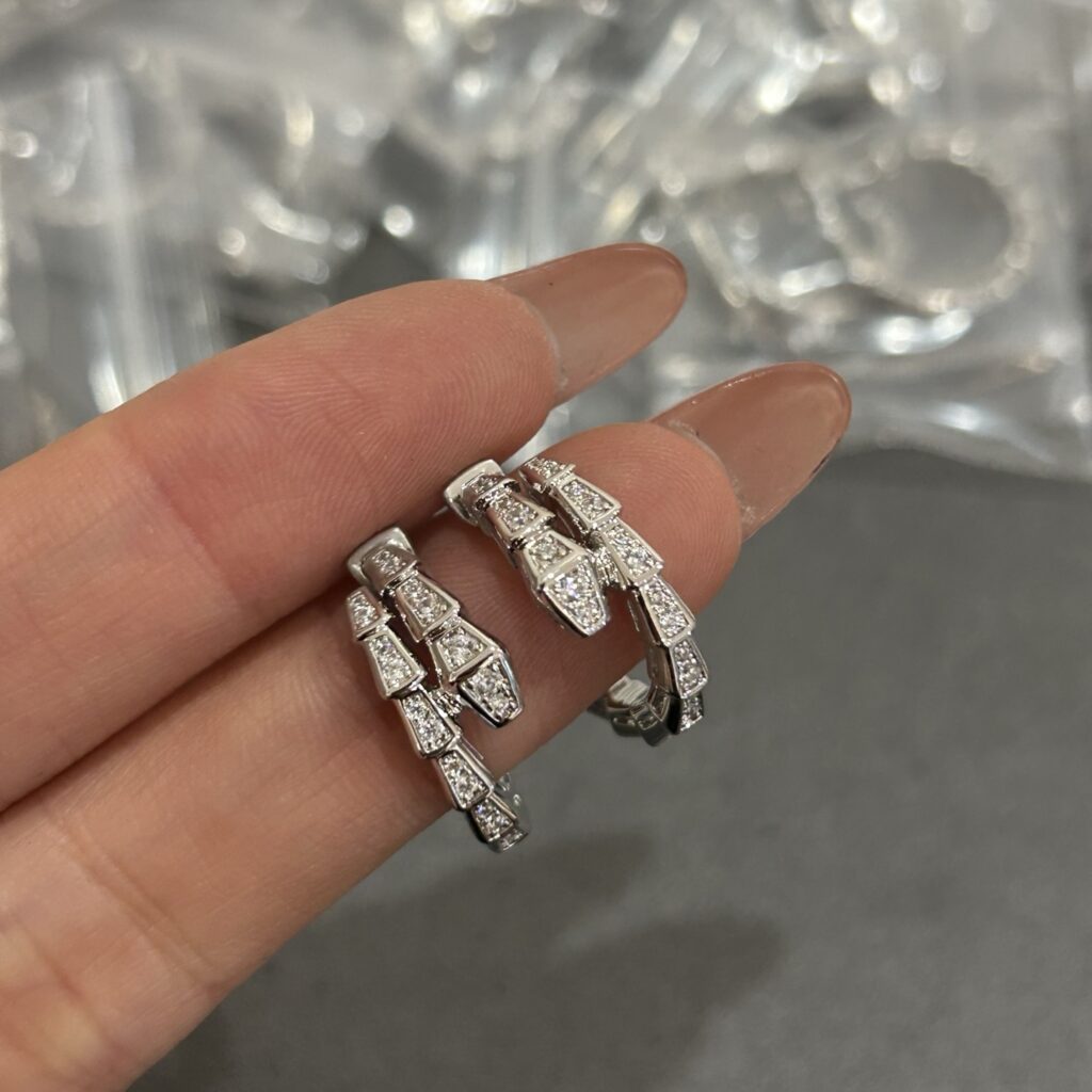 Bvlgari Serpenti Metal White Ring editorial product context 1