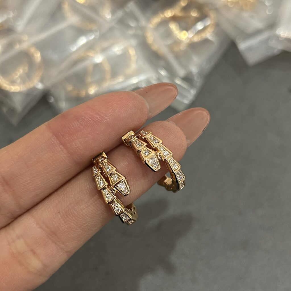 Bvlgari Bulgari Serpenti Gold Ring editorial product context 1