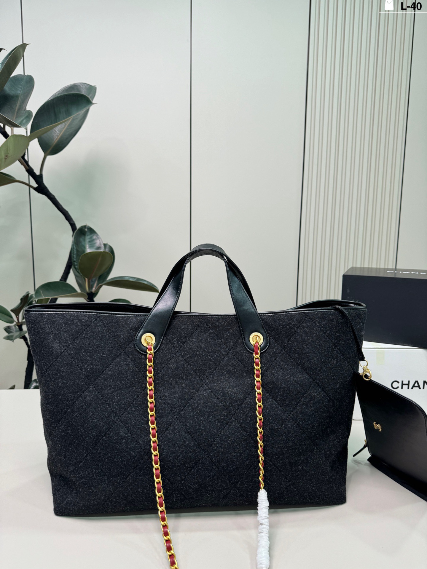 Chanel p205 L-40 45 32 Tote Bag