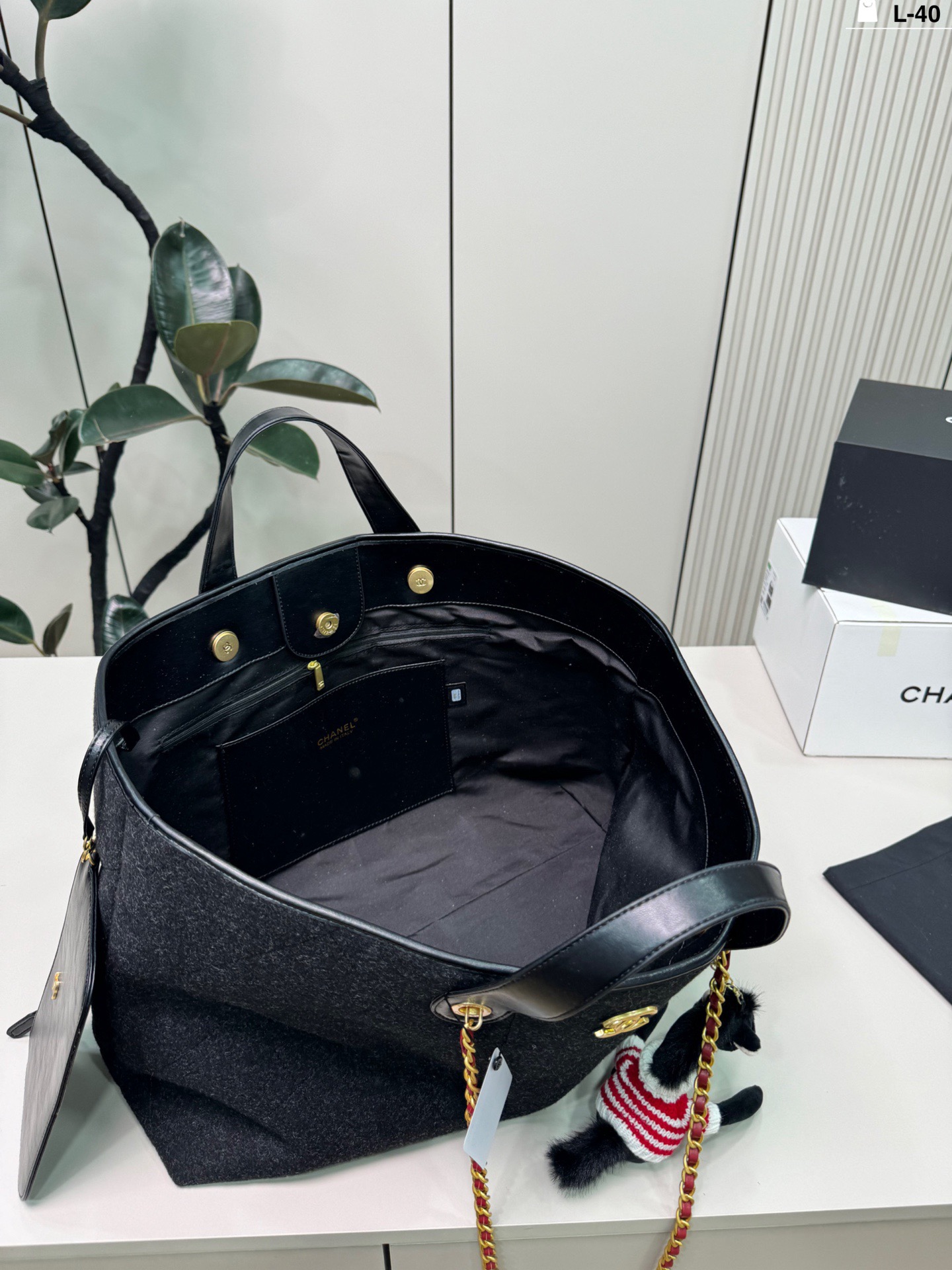 Chanel p205 L-40 45 32 Tote Bag