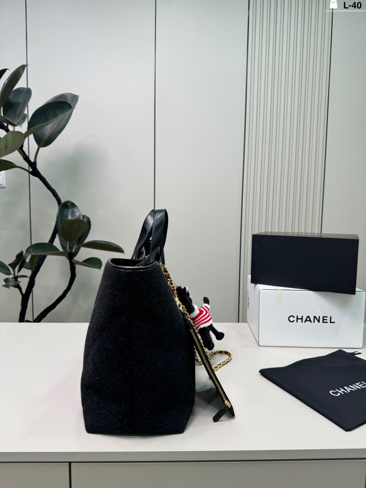 Chanel p205 L-40 45 32 Tote Bag
