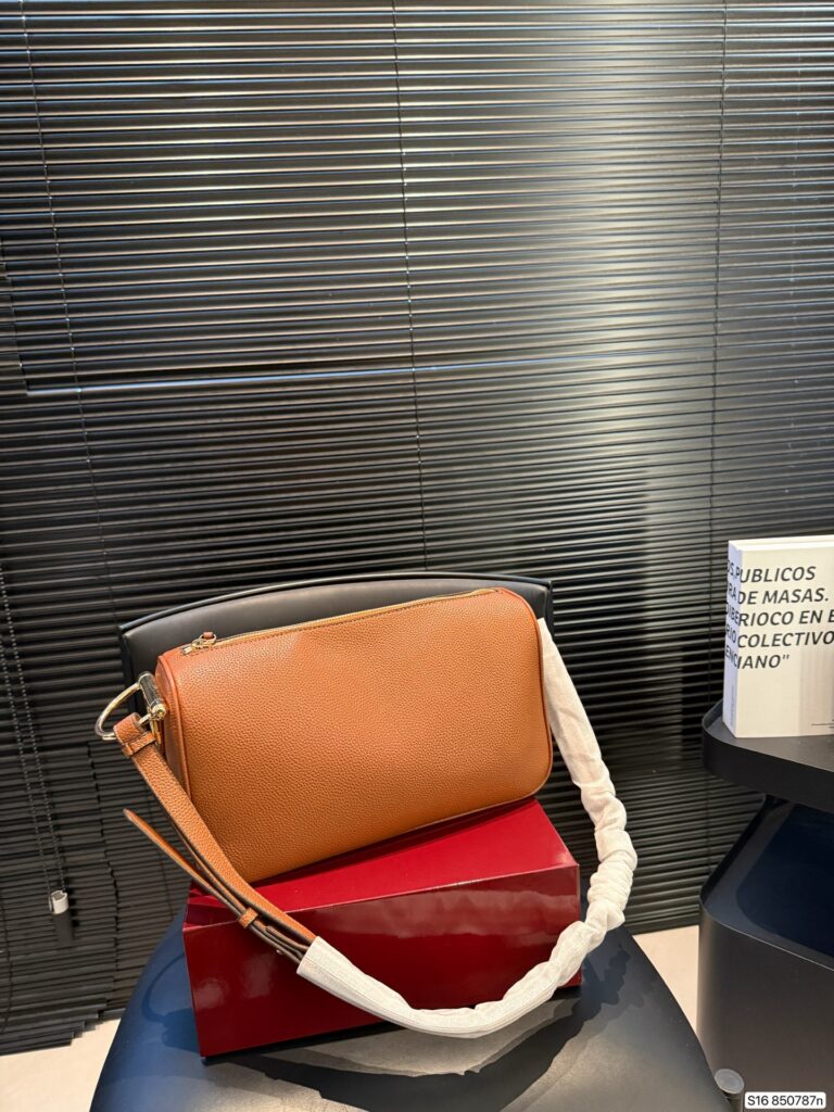 Designer P115 31 17 Bag editorial product context 3