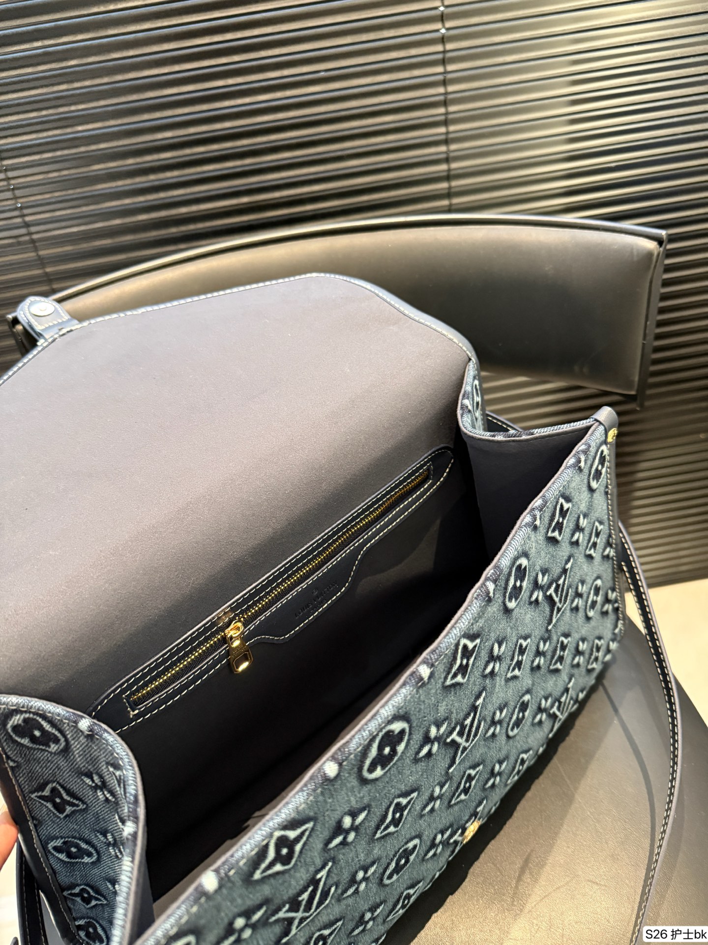 Louis Vuitton P165 38 26 Bag