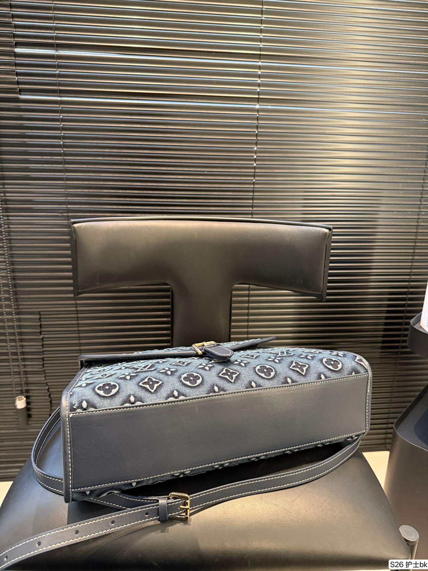 Louis Vuitton P165 38 26 Bag