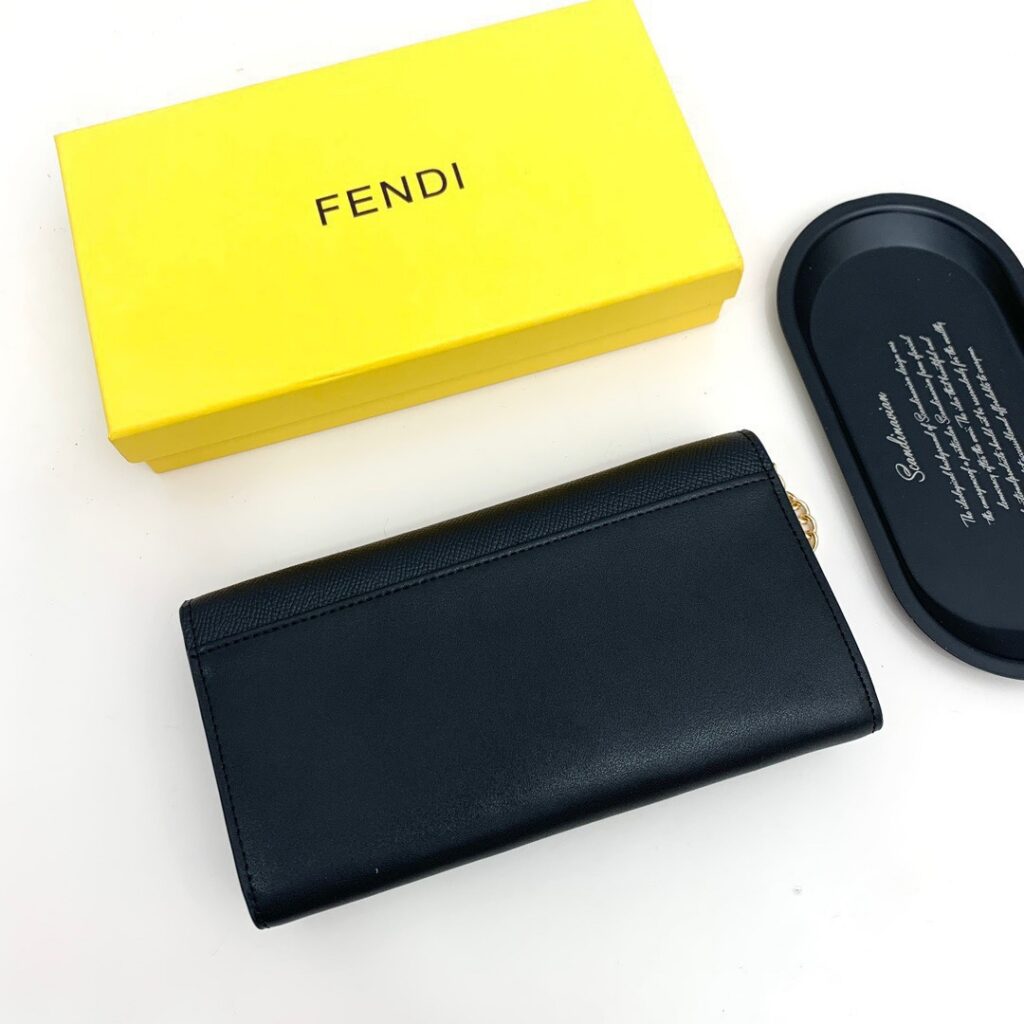 Fendi F09 Material 19 Black Calfskin Leather Bag editorial product context 3