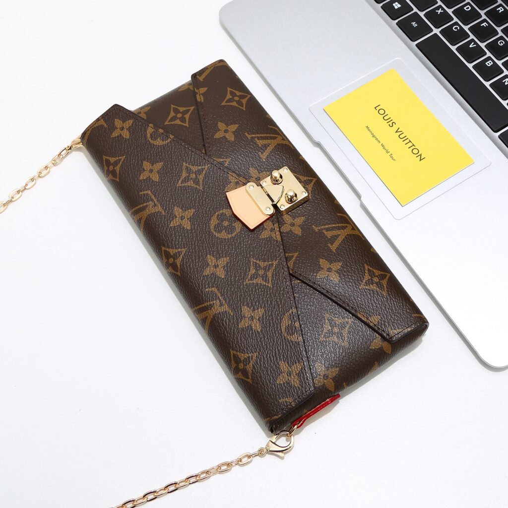 Designer P110 X13 21 13 Handbag 21 x 13 cm editorial product context 1