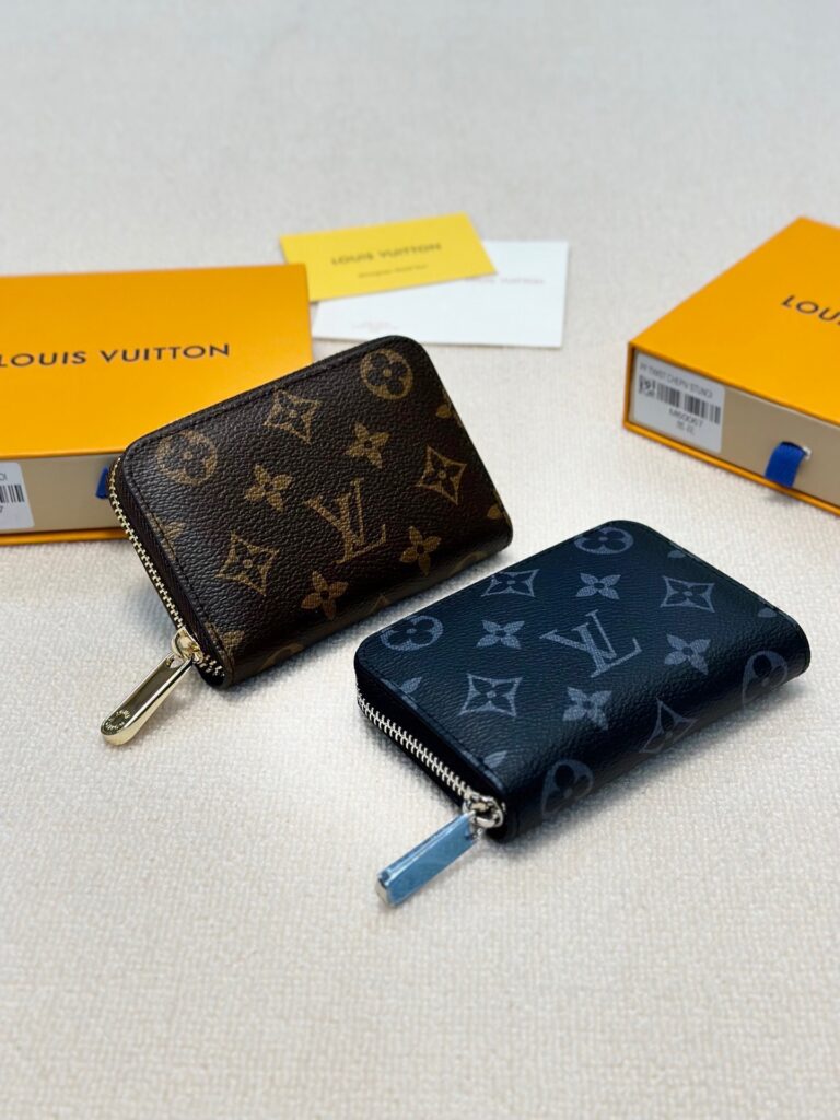 Designer Black Wallet 11 x 8 cm editorial product context 2