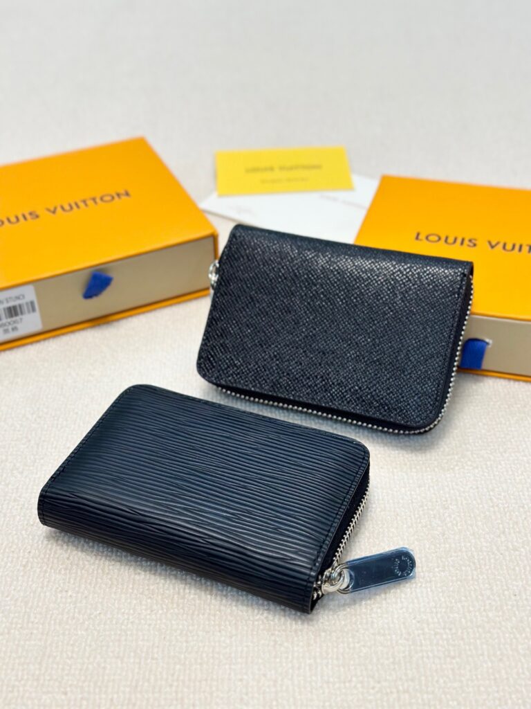 Designer Black Wallet 11 x 8 cm editorial product context 3