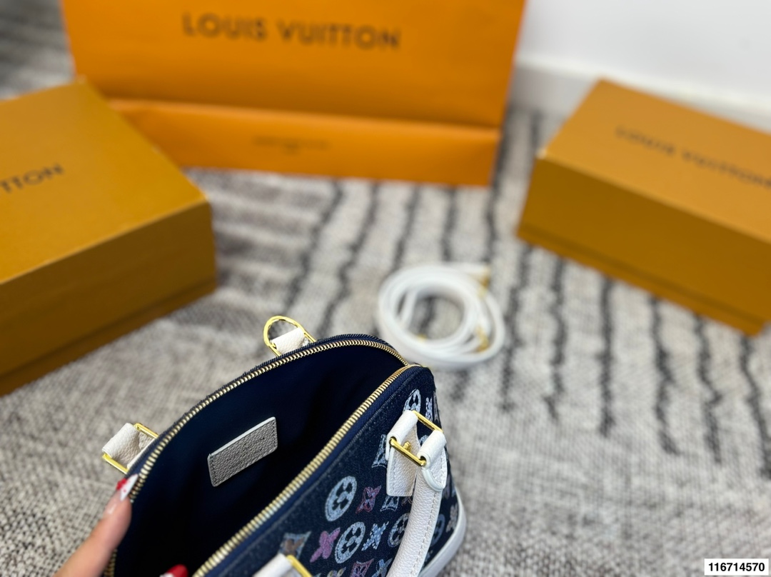 Louis Vuitton p155 25 17 Alma BB Bag